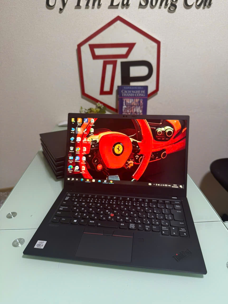 Lenovo Thinkpad X1 Carbon gen 7 / Core i5-10210U (up to 4.20Ghz | 4 nhân 8 luồng) / RAM 8GB / SSD 256GB / 14 inch FHD IPS (1920x1080)