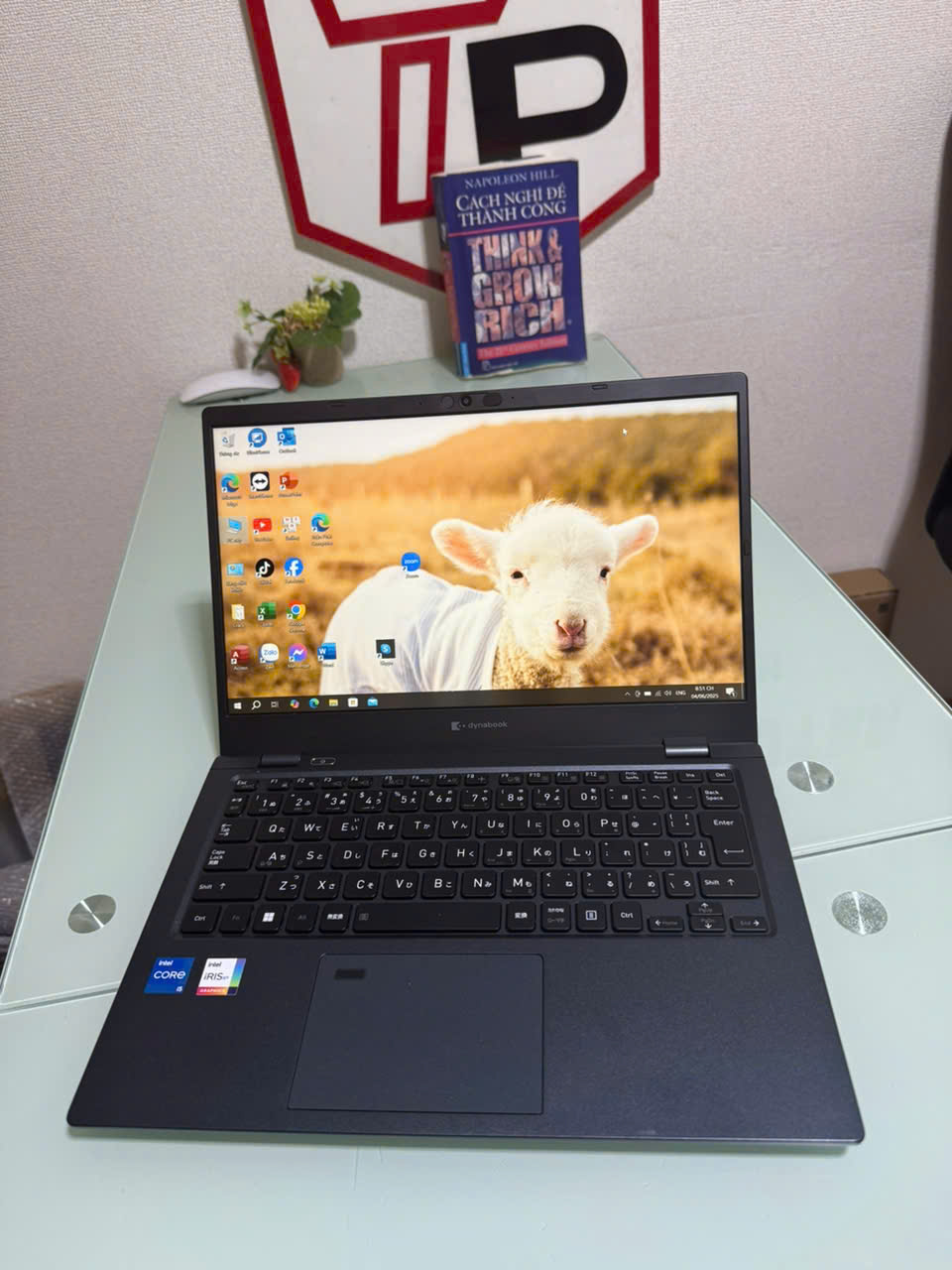 Toshiba Dynabook G83/HV / i5-1135G7 (up to 4.2Ghz | 4 nhân 8 luồng) / RAM 16GB / SSD 256GB / 13.3 inch FHD IPS (1920x1080)