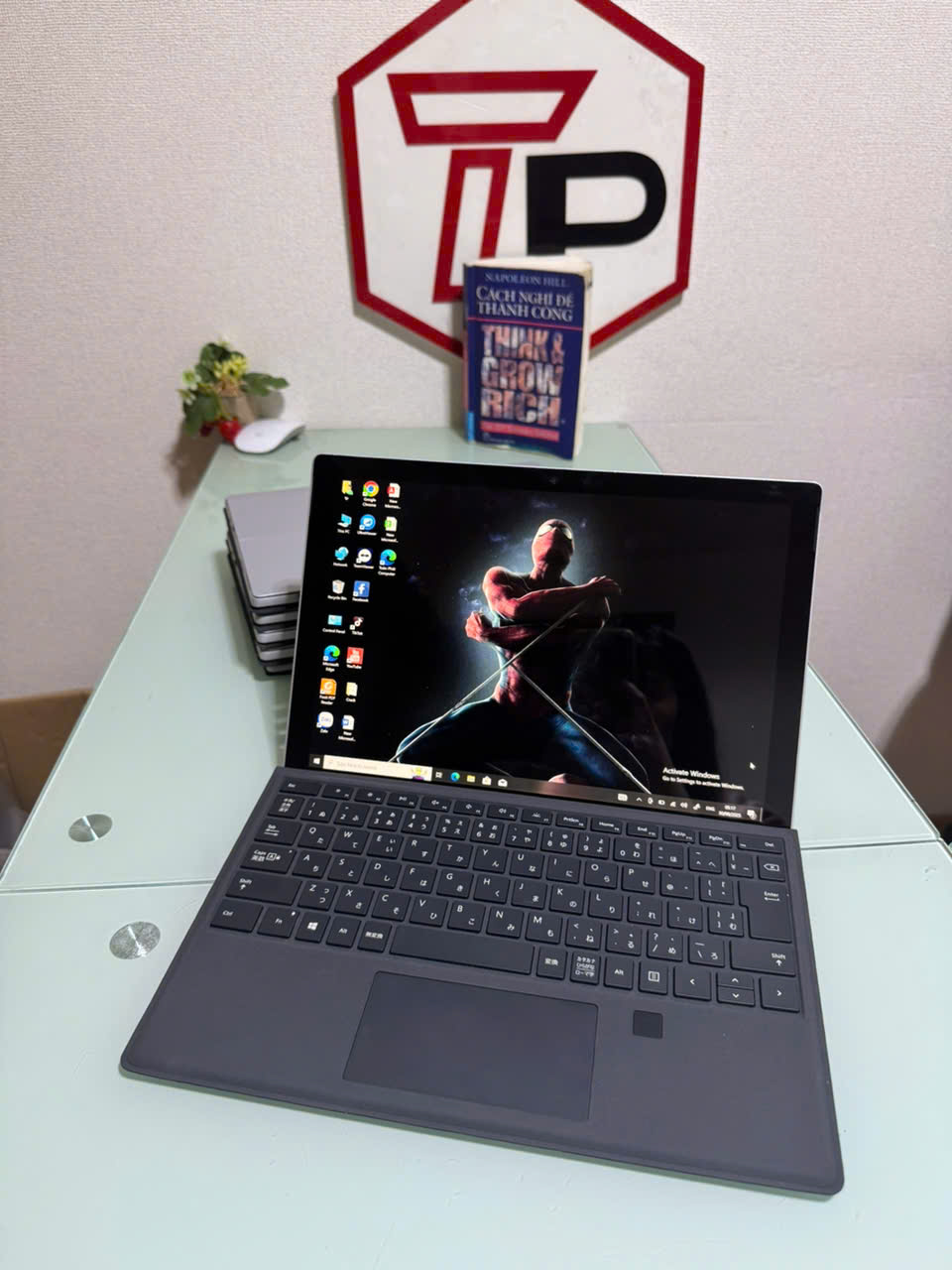 Surface Pro 7+ (cắm được sim) / i5-1135G7 (up to 4.2Ghz | 4 nhân 8 luồng) / RAM 16GB / SSD 256GB / 12.3 inch 2k+ IPS cảm ứng (2736x1824)